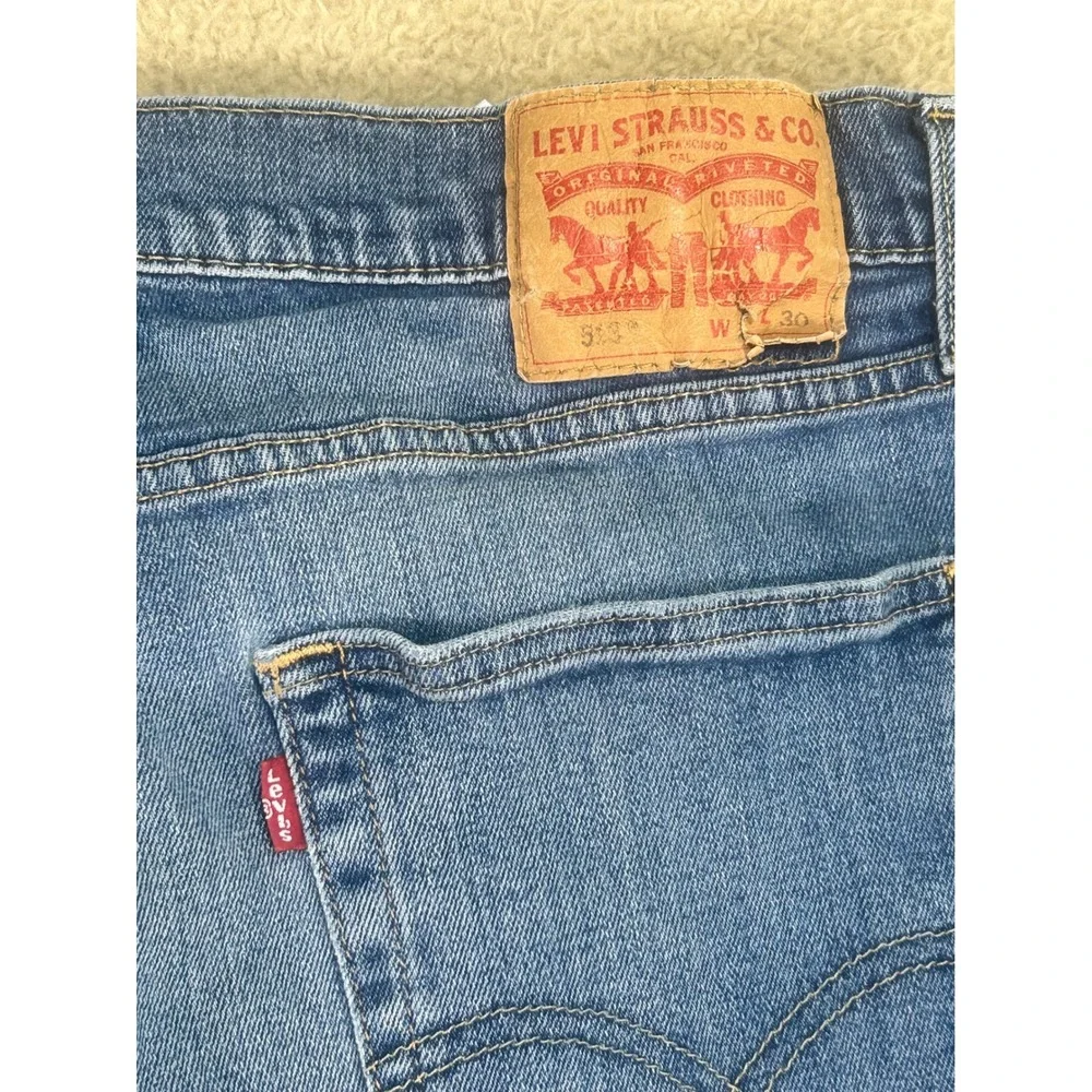 Levi Strauss & Co measurements waist